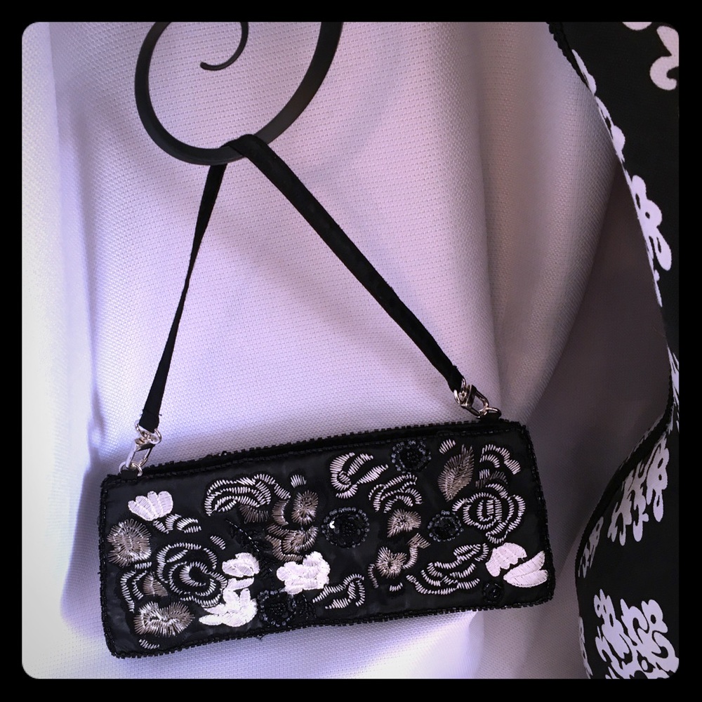  Small Clutch with Removable Strap